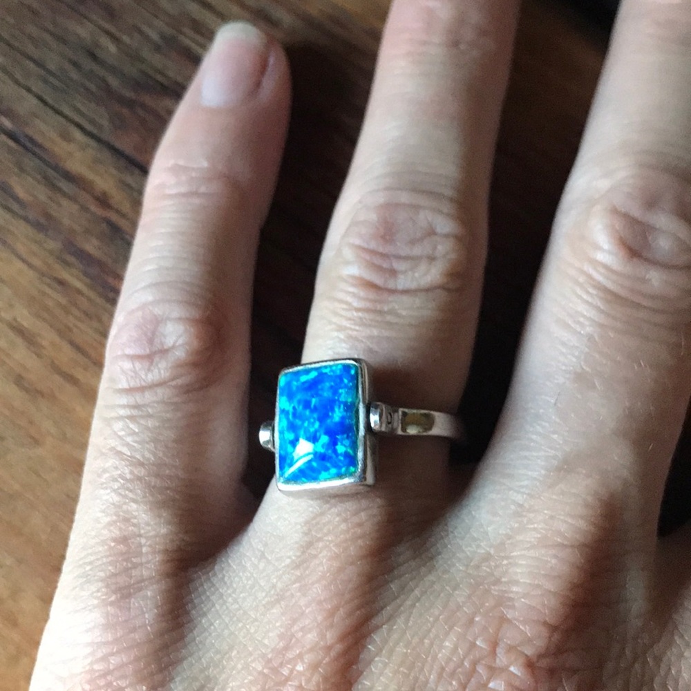 Flip opal ring